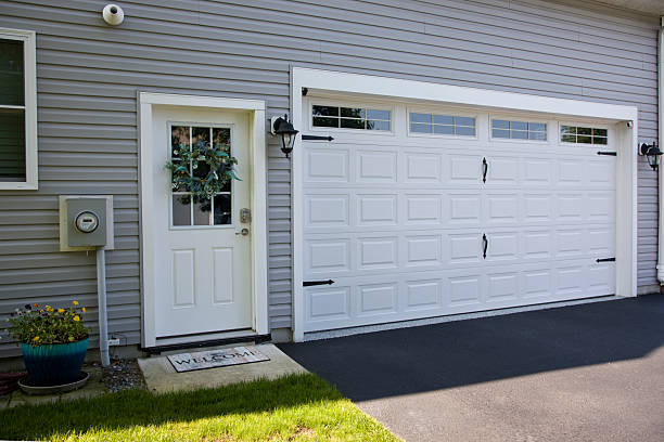 24/7 Emergency Garage Door Panel Replacement experts in Arcadia, IN